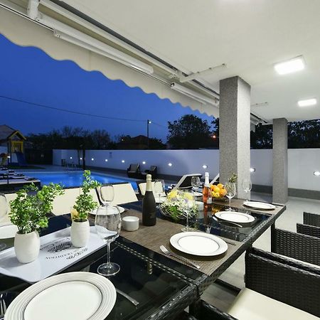 Villa Mare - With Heated Pool Zadar Buitenkant foto