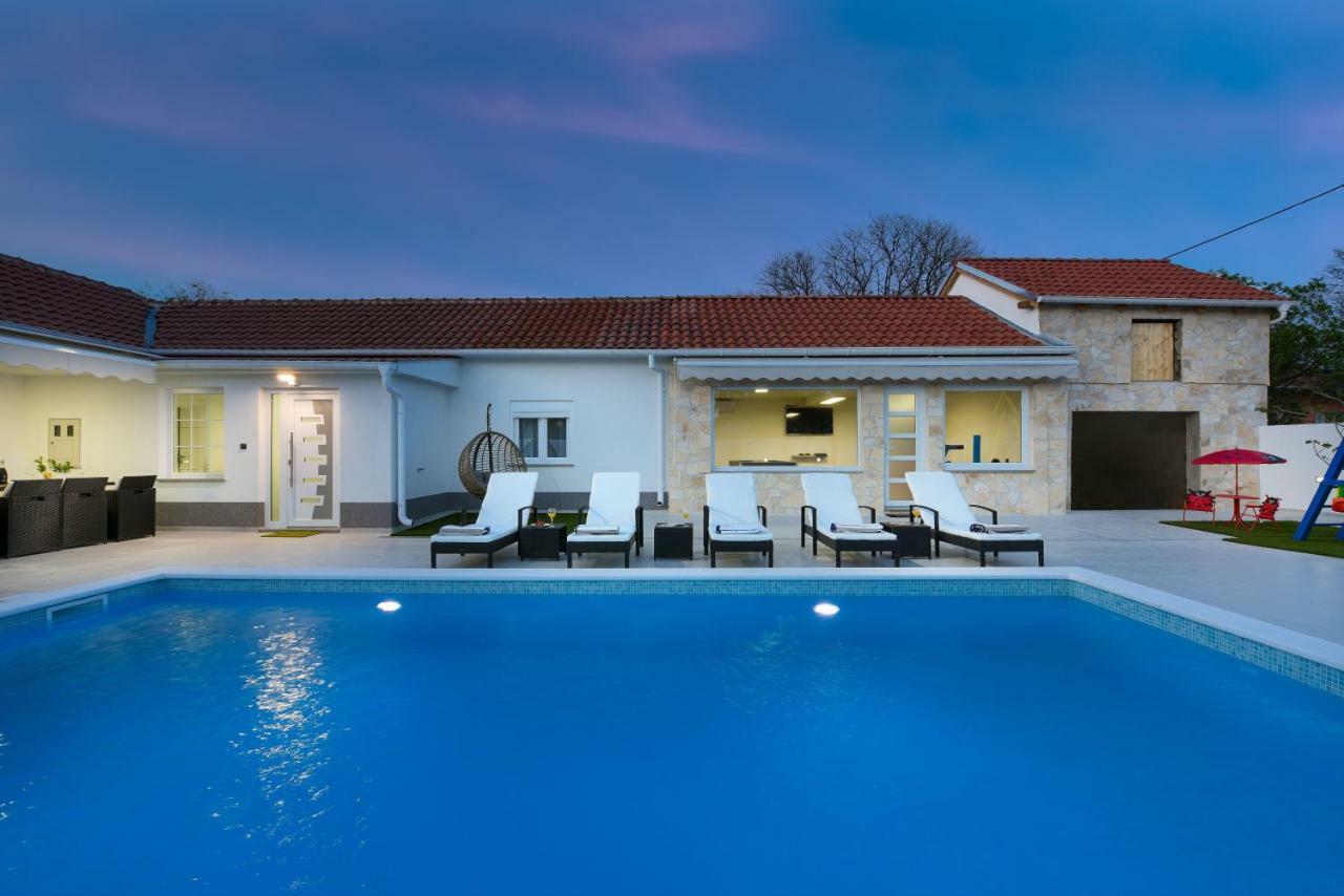 Villa Mare - With Heated Pool Zadar Buitenkant foto